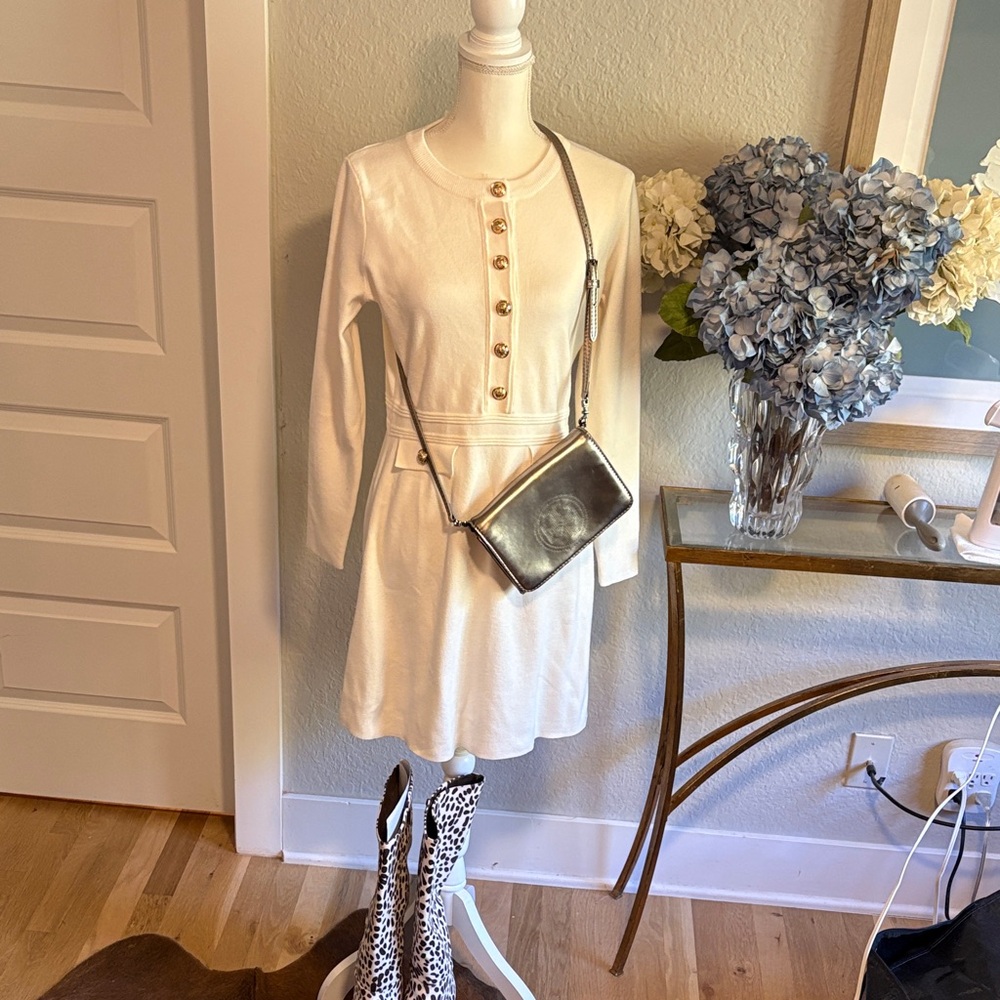 Nenona cream coloured a line winter white knit dress size small. NWT